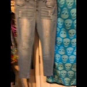 EUC VIP skinny button up ankle jeans, 15.